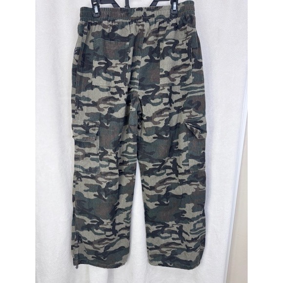 EUC Women's green camo wide leg cargo pants with elastic waist and drawstring XL - Picture 6 of 7